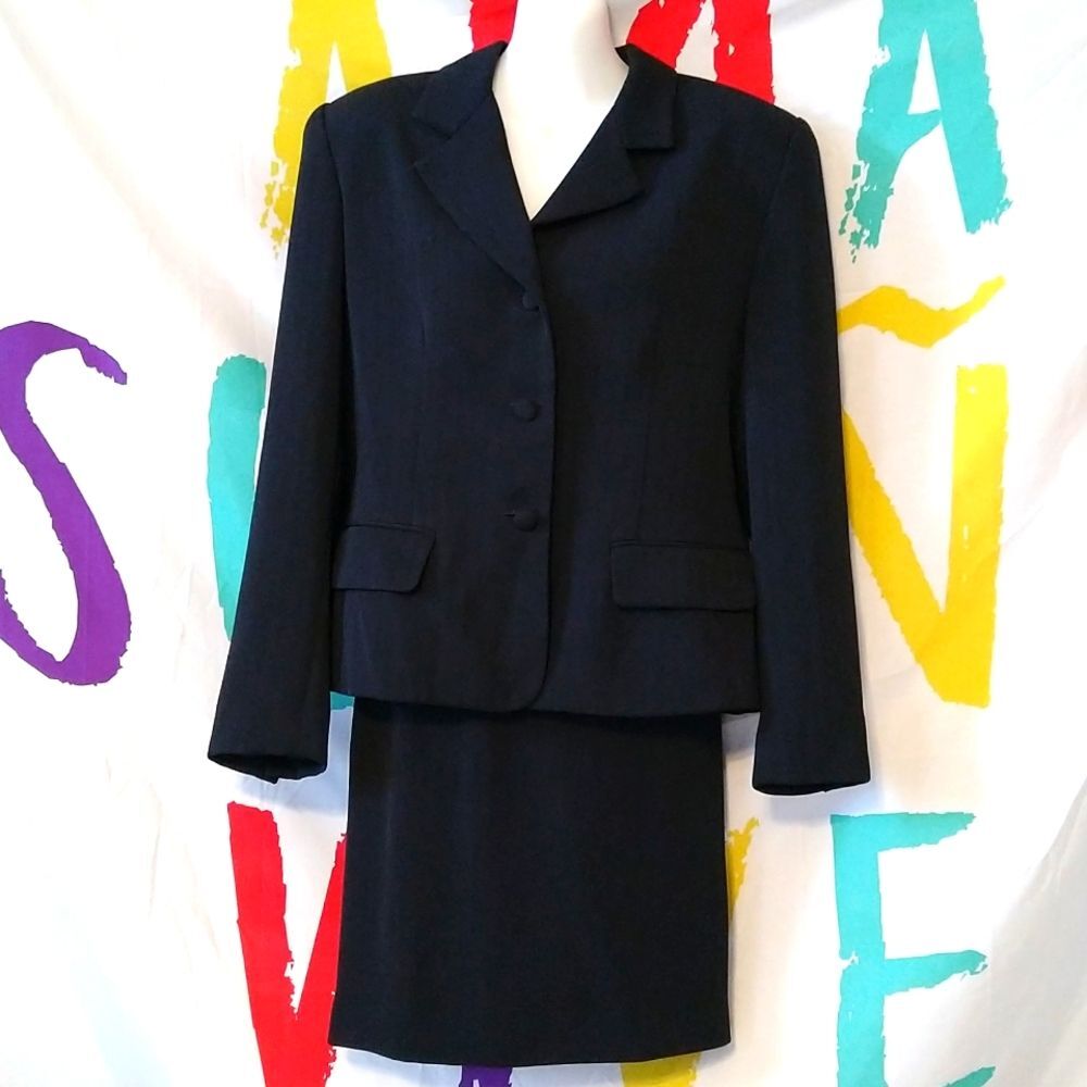 Darkest Navy Blue Power Suit